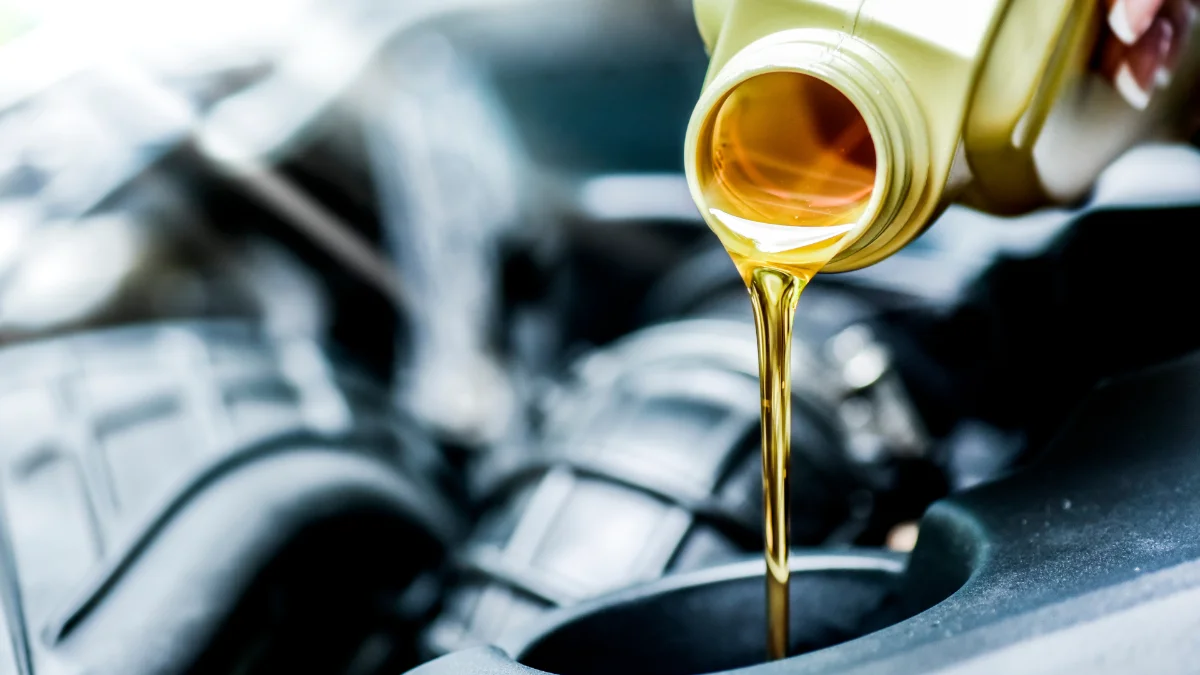 Oli-Motor-Pilih-Yang-Pas-Biar-Tidak-Aus